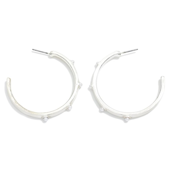 Pearl Studded Metal Tone Hoop Earrings 

- Approximately 1.5" D