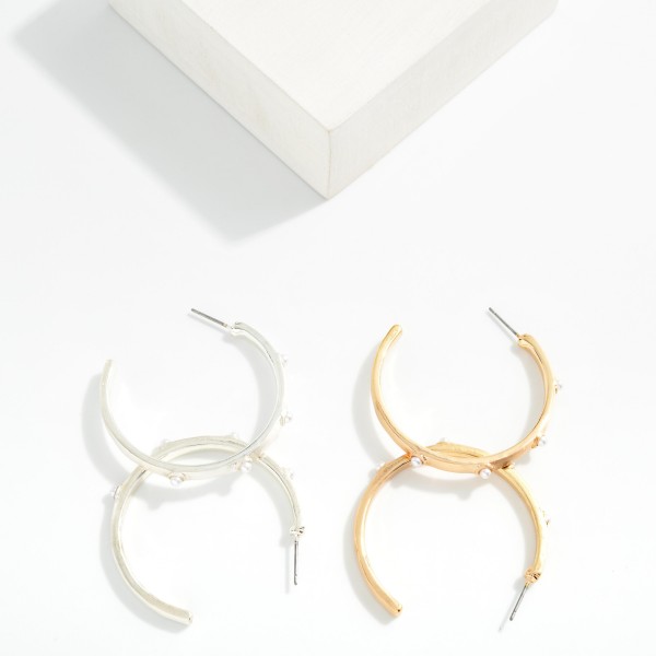 Pearl Studded Metal Tone Hoop Earrings 

- Approximately 1.5" D