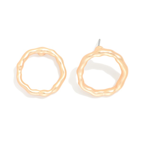 Wavy Metal Tone Circle Post Drop Earring 

- Approximately .50" L 