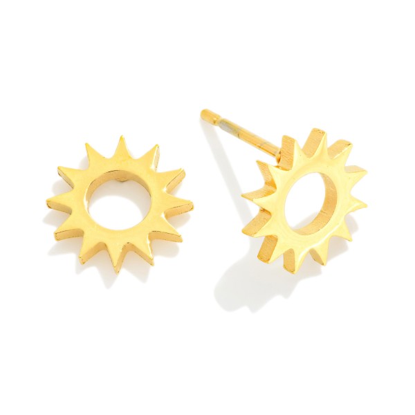 Metal Tone Sun Stud Earrings 

- Stainless Steel 
- Approximately .25" L