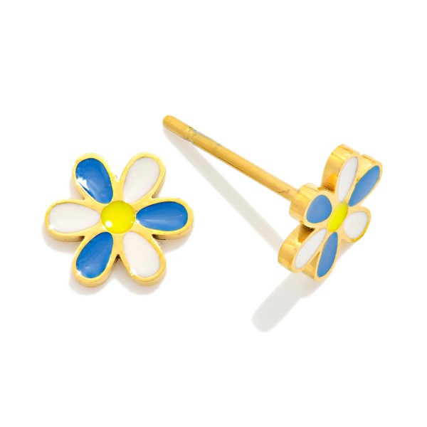 Flower Stud Earrings 

- Stainless Steel 
- Approximately .25" L