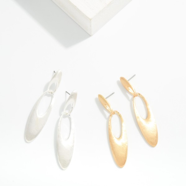 Linked Metal Tone Long Tapered Oval Post Drop Earrings 

- Approximately 2" L