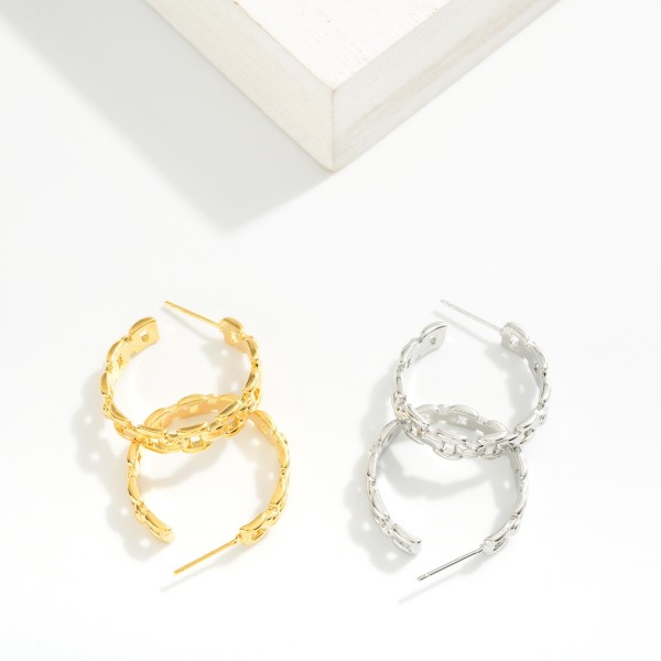 Chain Link Hoop Earrings 

- Gold Dipped
- Approximately 1" D