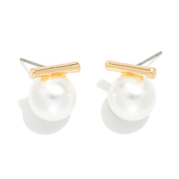 Metal Tone Bar & Pearl Stud Earrings 

- Approximately .25" L
