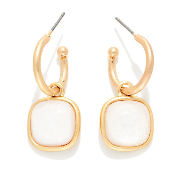 Linked Metal Tone Hoop Earring With Square Glitter Acetate Drop Detail

- Approximately 1.05" L  
