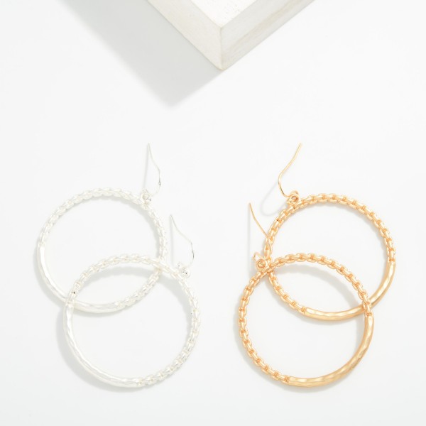 Chain Link Circle Post Drop Earring 

- Approximately 2" L 