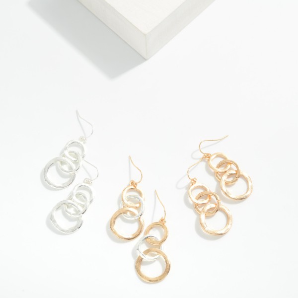 Metal Tone Linked Hoops Drop Earrings 

- Approximately 2" L