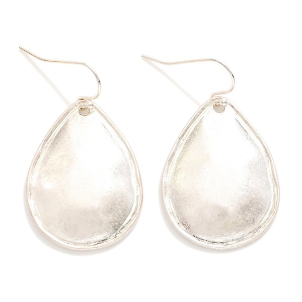 Metal Tone Teardrop Drop Earrings 

- Approximately 1.5" L