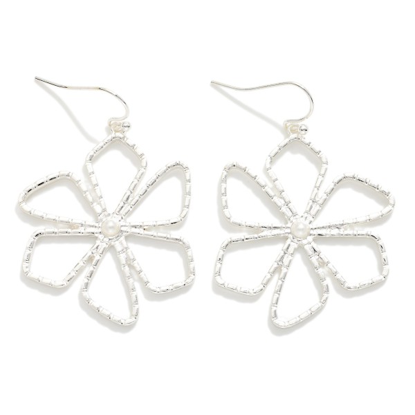 Ribbed Metal Tone Flowers Drop Earrings 

- Approximately 1.5" L
