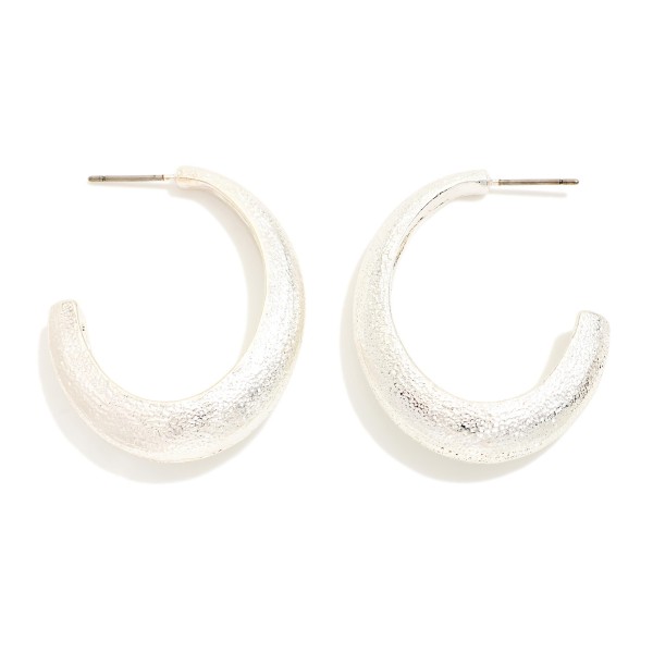 Textured Metal Tapered Oval Hoop Earrings 

- Approximately 1.5" L