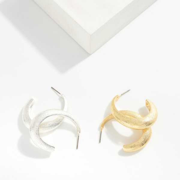 Textured Metal Tapered Oval Hoop Earrings 

- Approximately 1.5" L