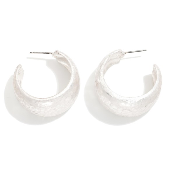 Chunky Hammered Metal Tapered Hoop Earrings 

- Approximately 1" D