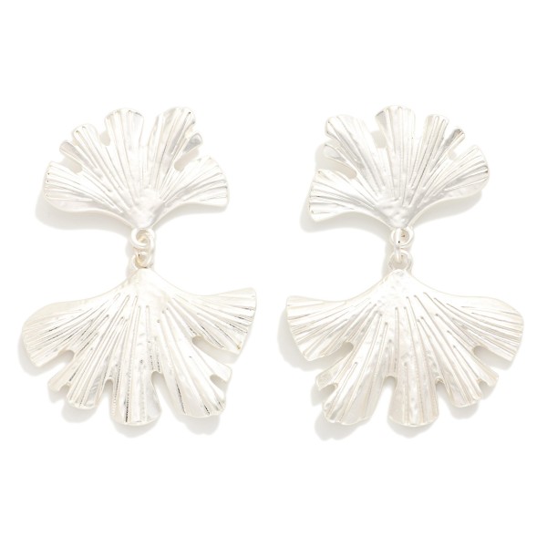 Linked Metal Tone Gingko Leaves Drop Earrings 

- Approximately 1.75" L 