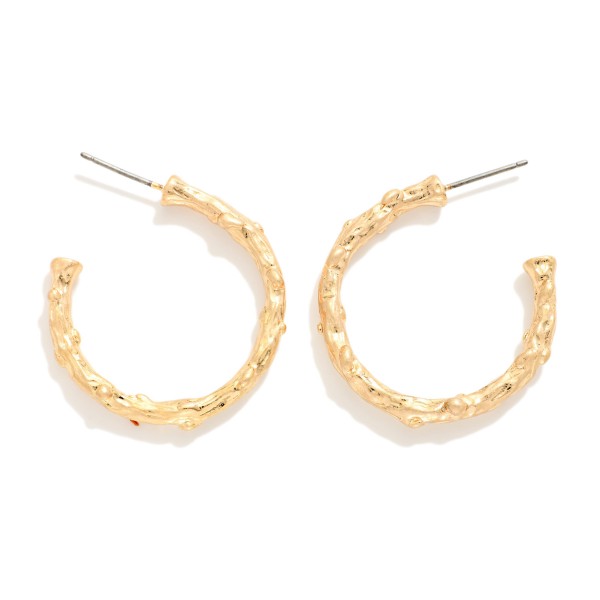 Metal Tone Branch Hoop Earrings 

- Approximately 1" D