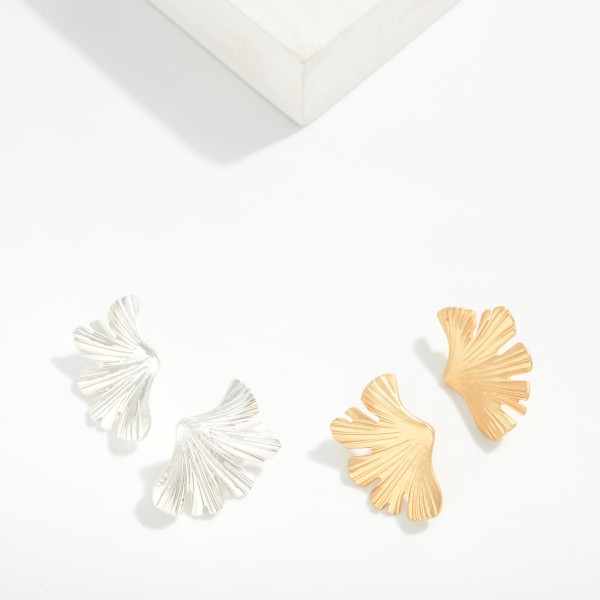 Metal Tone Gingko Leaf Post Drop Earrings 

- Approximately 1.25 " L