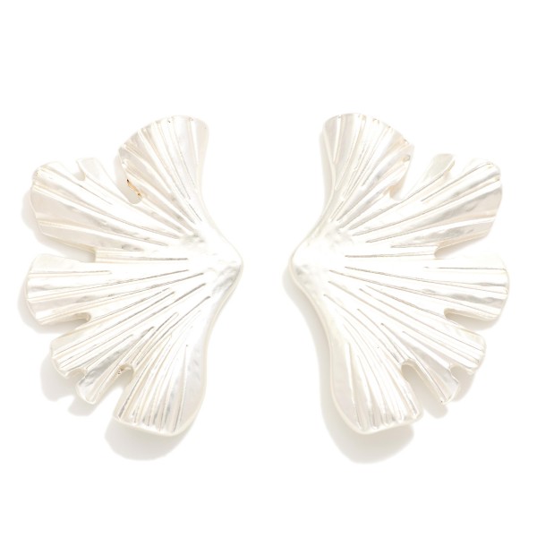 Metal Tone Gingko Leaf Post Drop Earrings 

- Approximately 1.25 " L
