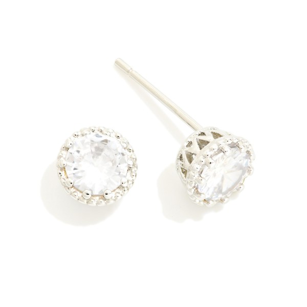 Cubic Zirconia Circle Stud Earrings 

- Gold Dipped
- Approximately .25" L
