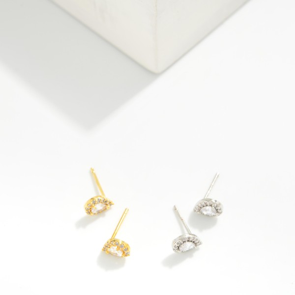 Cubic Zirconia Teardrop Stud Earrings 

- Gold Dipped
- Approximately .25" L
