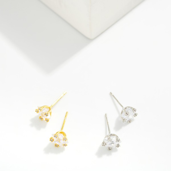 Cubic Zirconia Star Stud Earrings 

- Gold Dipped
- Approximately .25" L
