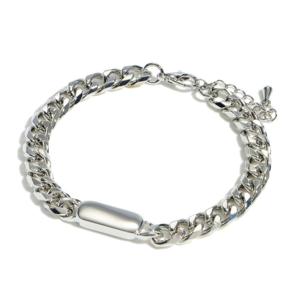 Curb Chain Bar Bracelet.

- Approximately 3" in Length
- 1" Adjustable Extender 