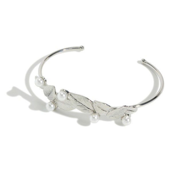 Squeeze Bangle Bracelet With Pearl and Leaf Details

- Approximately 2.5" Diameter