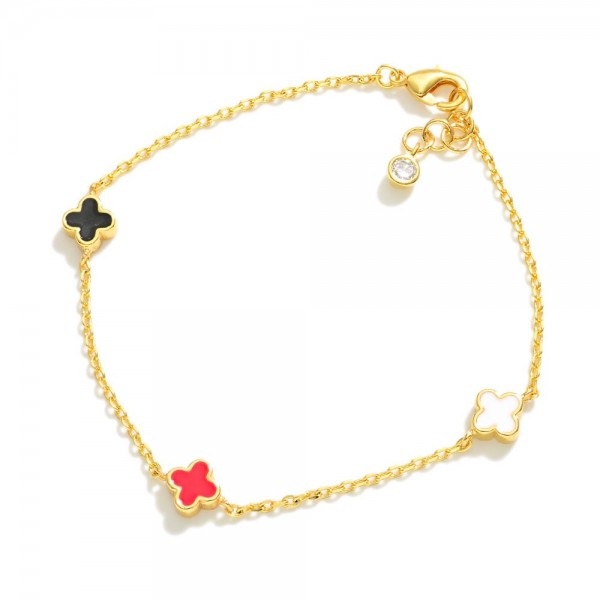 Gold Dipped Dainty Chain Link Bracelet With Clover Stations 

- Approximately 3" L
- Extender .75