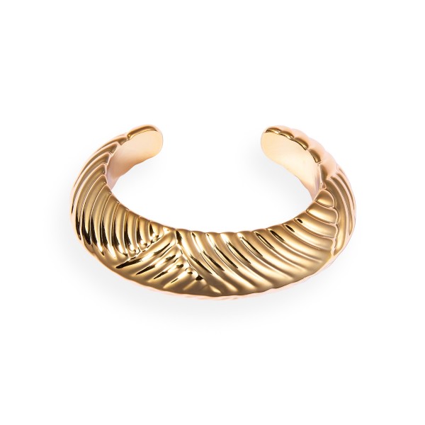 Ribbed Metal Cuff Bracelet 

- Approximately 2.5" D