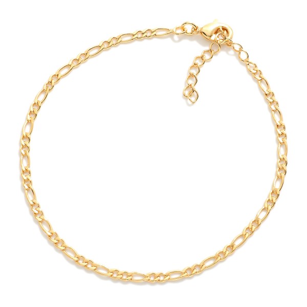 Figaro Chain Link Bracelet 

- Approximately 7" L
- Extender 2" L
- 18k Gold Filled
- Hypoallergenic
- Made In Brazil