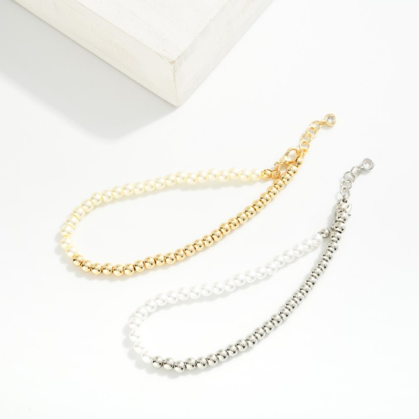 Pearl & Metal Tone Beaded Bracelet 

- Gold Dipped
- Approximately 3" L
- Extender 1" L