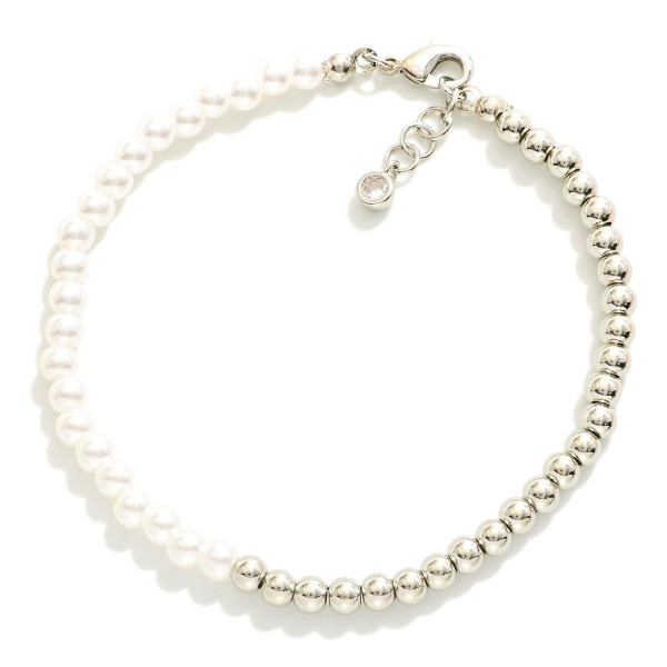 Pearl & Metal Tone Beaded Bracelet 

- Gold Dipped
- Approximately 3" L
- Extender 1" L