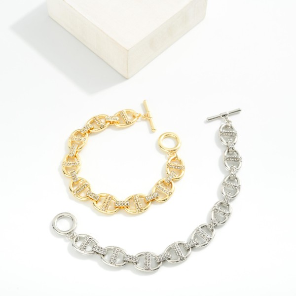 Gold Tone Pig Nose Chain Link Necklace Featuring Rhinestones

- Approximately 3.5" D 

