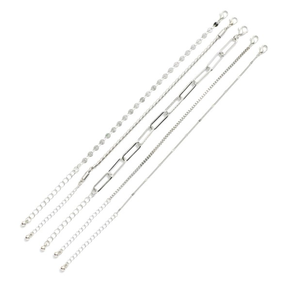 Set Of Five Chain Link Bracelets 

- Approximately 3.25" D
- Extender 2" L