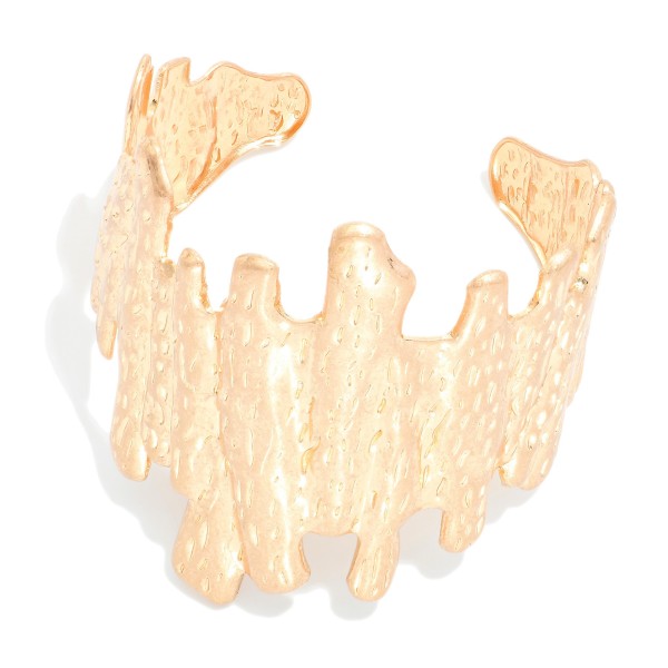 Metal Tone Wood Cuff Bracelet 

- Approximately 2.25" D