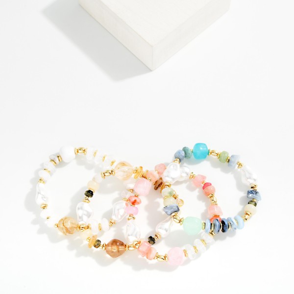 Stone & Pearl Beaded Stretch Bracelet 

- Approximately 2.5" D