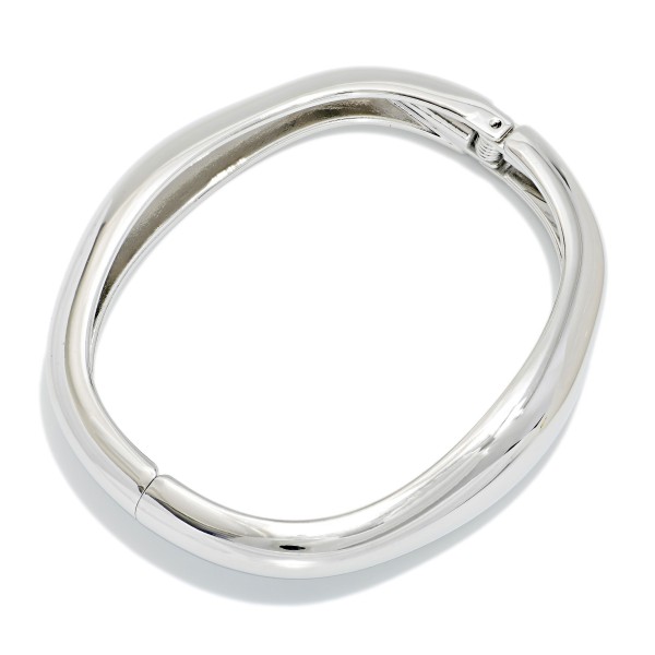 Tapered Metal Hinged Bangle Bracelet 

- Approximately 2.5" D

