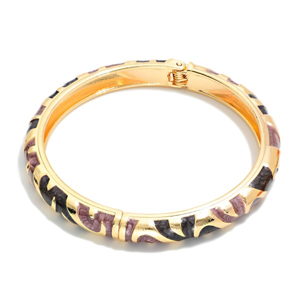 Marbled Enamel Bangle Hinged Bracelet 

- Approximately 2.5" D 