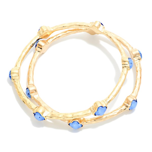 Set Of Two Hammered Metal Tone Bangle Bracelet Featuring Glitter Resin Clover 

- Approximately 2.75