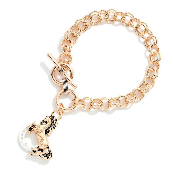 Double Circle Link Chain Link Bracelet Featuring Metal Tone Horse & Horseshoe Charm 

- Approximately 3" D