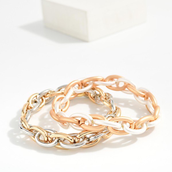 Metal Tone Chain Link Bracelet 

- Approximately 2.5" D