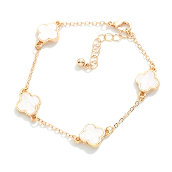 Chain Link Bracelet Featuring Pearlescent Clover Stations 

- Approximately 3" D