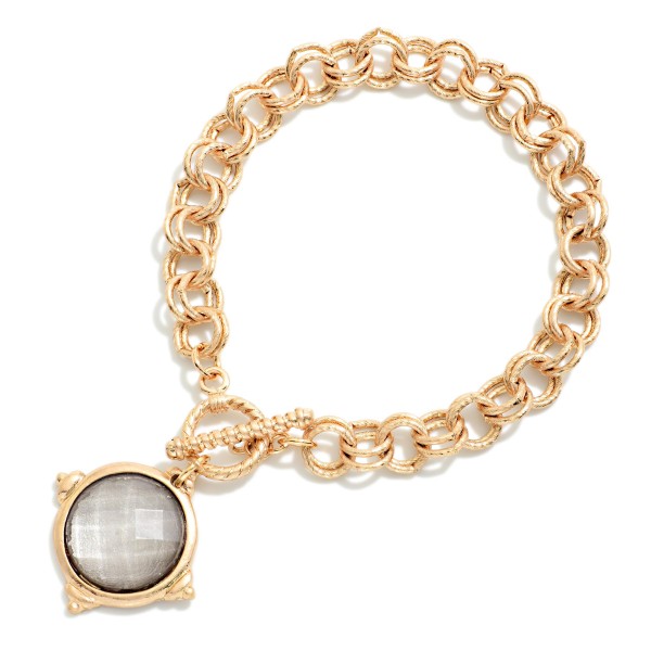 Double Link Chain Link Bracelet Featuring Faceted Acetate & Metal Tone Circle Charm 

- Approximately 3.5" D