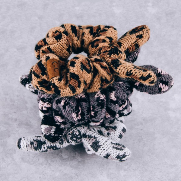 C.C Exclusives SCR-01
Leopard print, bow top knit scrunchie

- 47% Viscose, 29% Polyester, 24% Nylon
- Hand wash in cold only