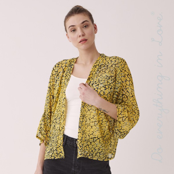 Do everything in Love Brand Women's Lightweight Leopard Print Crop Kimono.

- One size fits most 0-14
- Approximately 28" L
- 100% Polyester