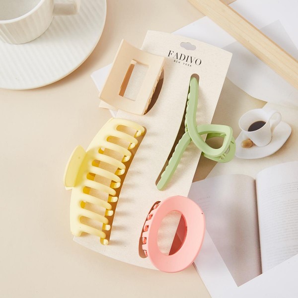 Set Of 4 Coated Claw Clips 

- Sizes Range Approximately 2.25" to 4" L 