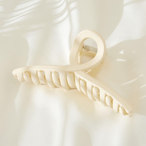 Criss Cross Solid Color Matte Hair Claw.

- Approximately 5" L