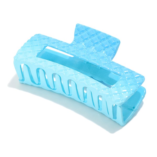 Gradient Quilted Acetate Claw Hair Clip 

- Approximately 4" L
