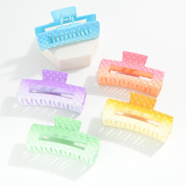 Gradient Quilted Acetate Claw Hair Clip 

- Approximately 4" L