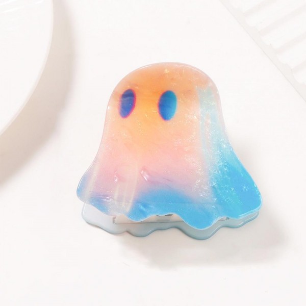 Ghost-shaped claw hair clip molded in glossy acrylic with a soft marbled ombre finish. Strong-grip teeth hold a twist, a half-up, or a full clip-up on fine and thick hair alike, and the playful spirit silhouette makes it an instant seasonal impulse buy. Scaled for everyday wear rather than costume-only, so it keeps moving from early fall right through October. A low price point, high-turn add for the counter or a themed display.