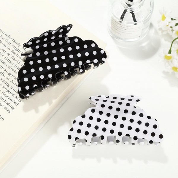Polka Dot Claw Hair Clip With Scalloped Edges 

- Approximately 3.75" L