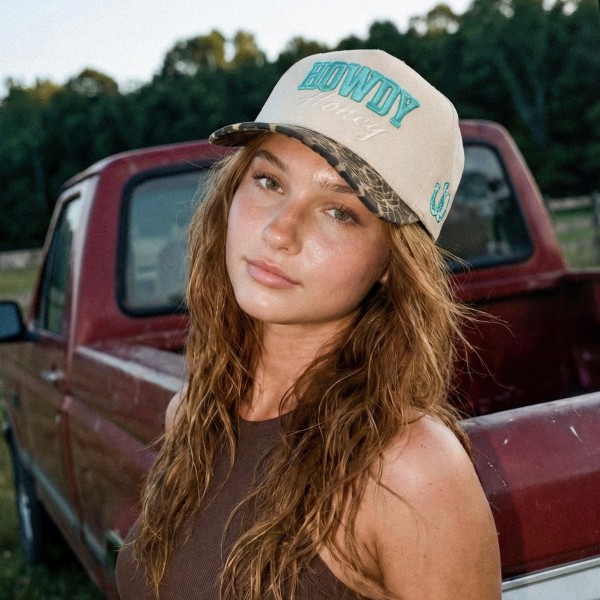 C.C TCM0176
"HOWDY HONEY" And Horseshoe Embroidered Three Tone Baseball Cap 

- One Size Fits Most 
- Snap Back Closure 
- 100% Cotton 